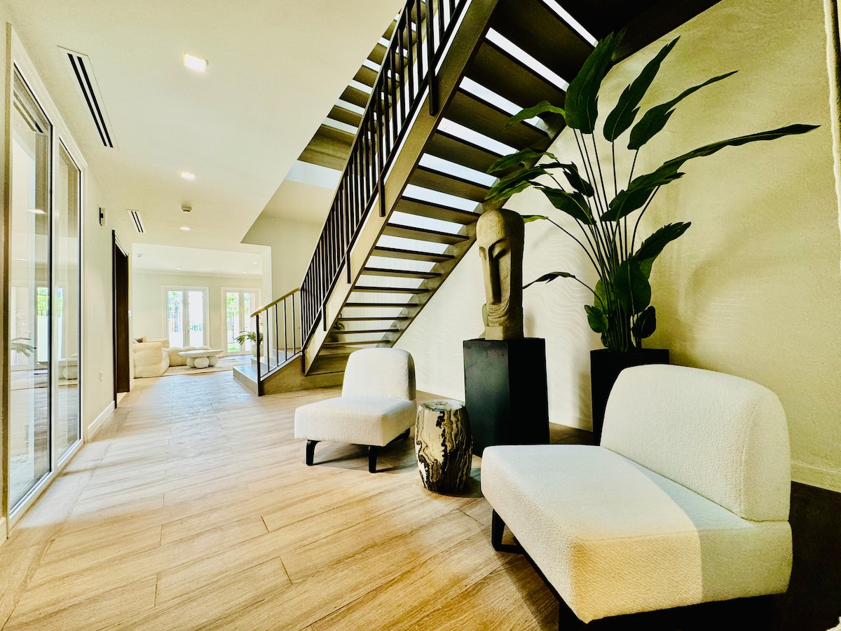 4-Bedroom Luxury Villa in La Mer, Jumeirah Dubai